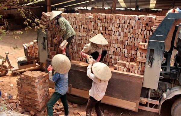 Sản xuất gạch đất sét nung