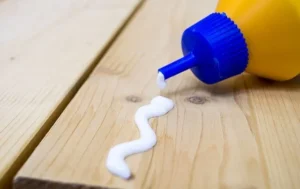 Keo dán gỗ là gì? Phân loại và ứng dụng trong cuộc sống